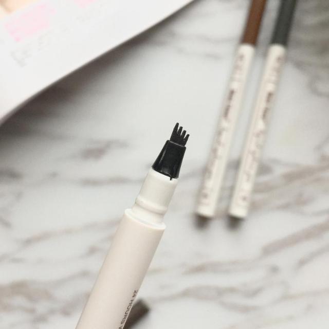 PENEYE™ : The revolutionary four-pointed pen to draw your eyebrows